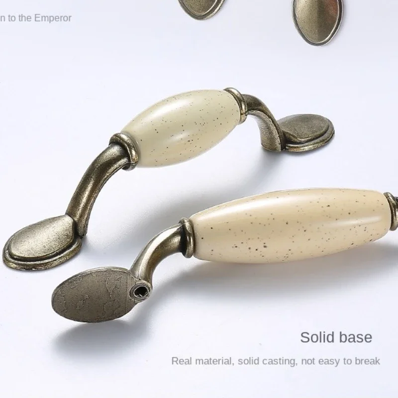 Slide image 09da690e818142469bec0becd67b47f8