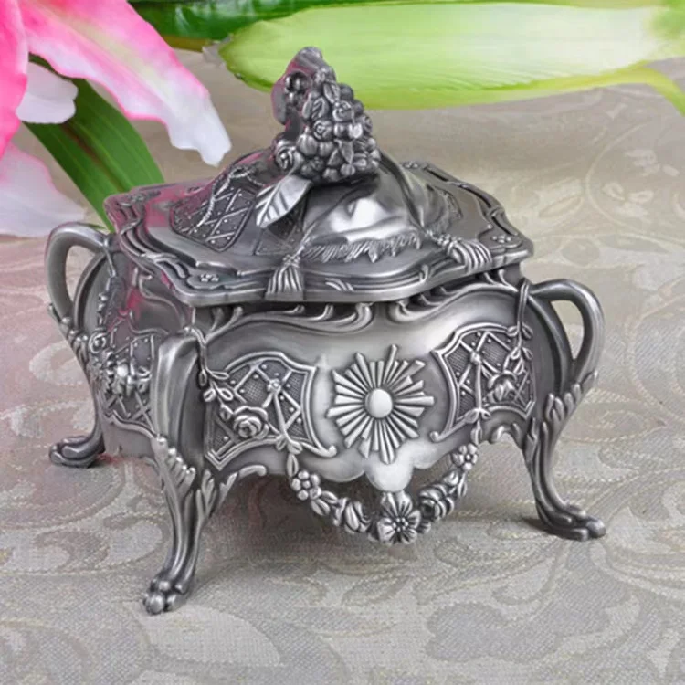 Metal European style retro high legged three-dimensional jewelry box with creative high-end desktop exquisite storage ring box large capacity three layer flannelette check jewelry box hand necklace earrings studs earrings ring storage box