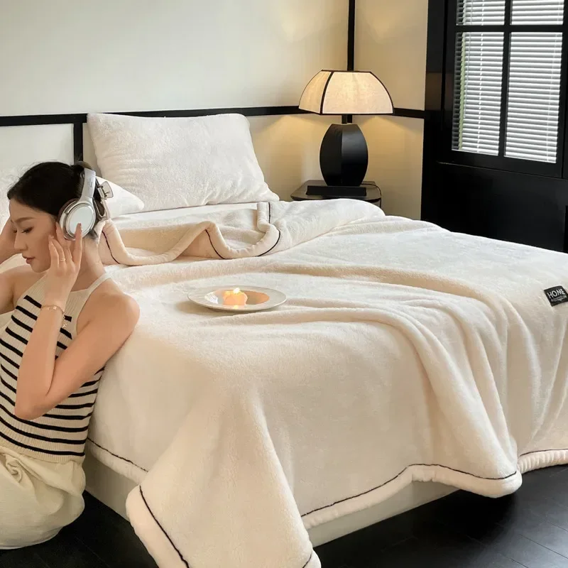 Cotton Velvet Plush Blanket 3