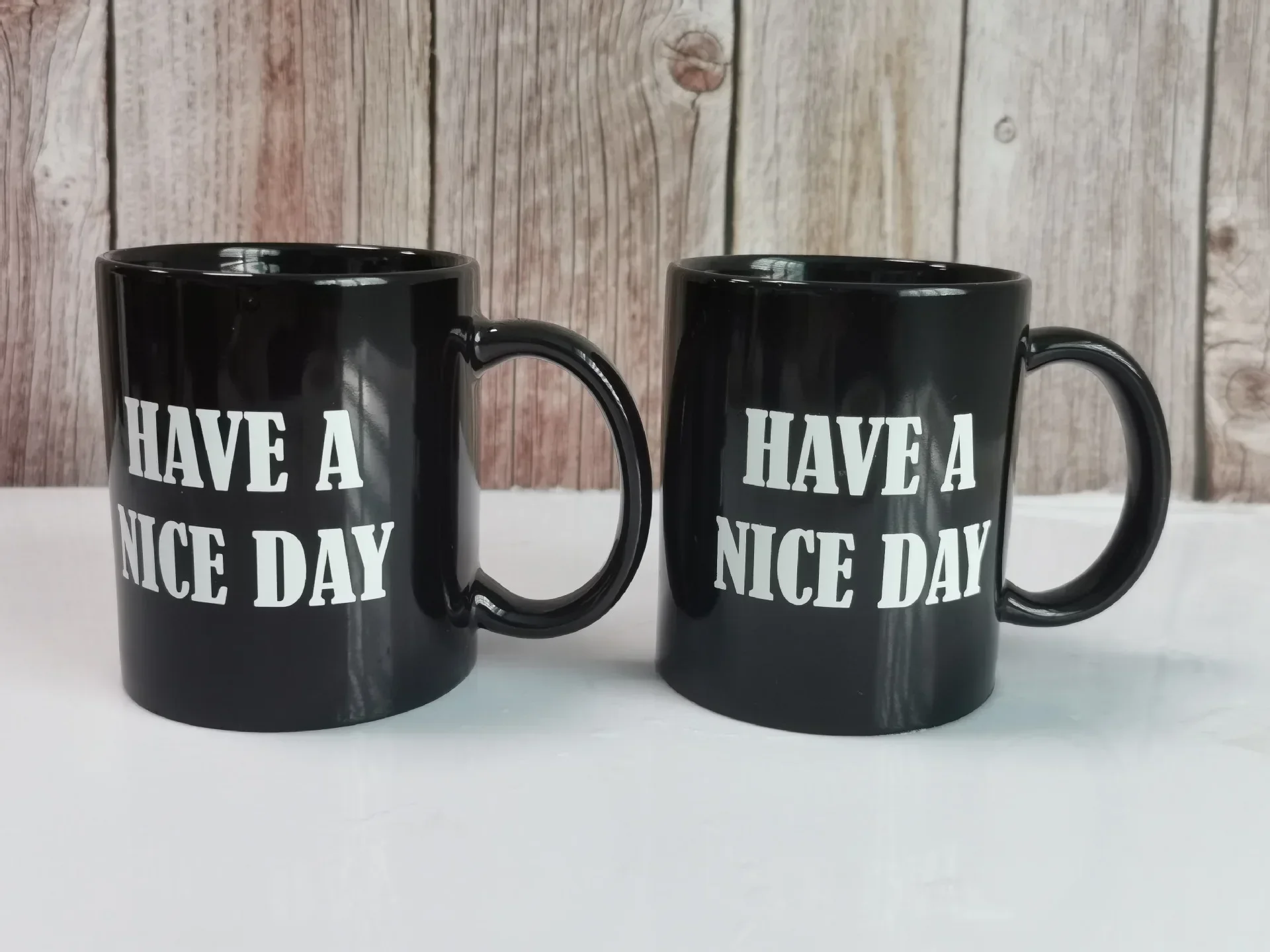 Vertikale Tasse mit Mittelfinger, urkomische Keramiktasse mit Anime-TV-Design, lustiges Geschenk für Erwachsene – Detail 9