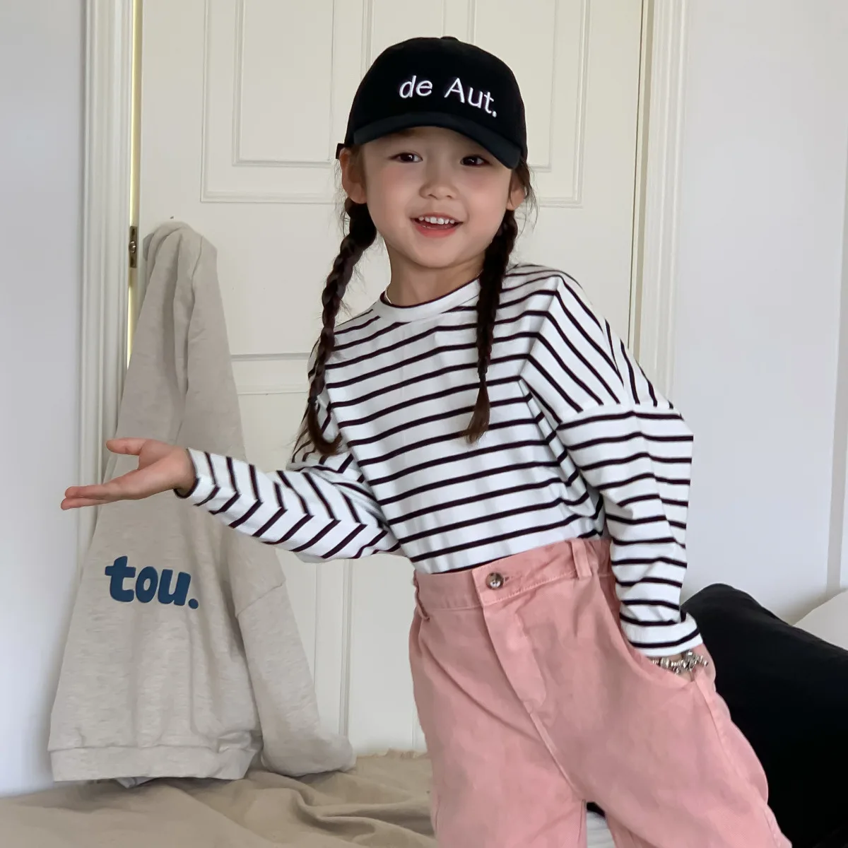 

Children's striped long sleeved loose casual 2023 autumn new girls' westernized top Korean loose bottomed shirt girls clothes