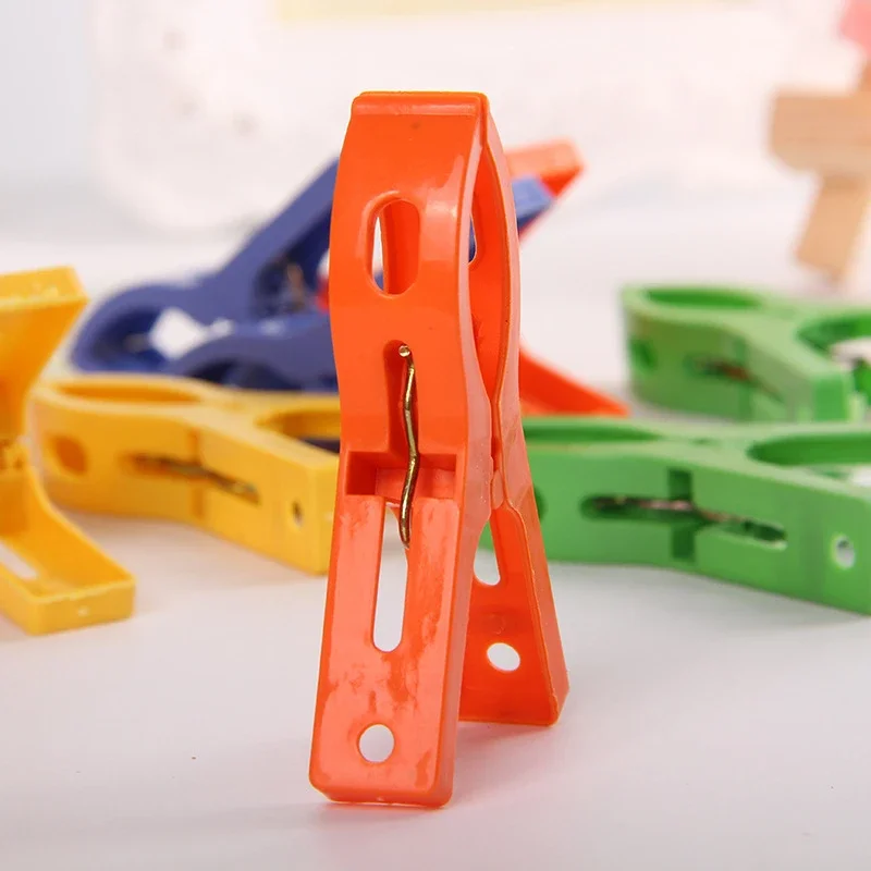 Hanger Clips Plastic Spring Clamp Windproof Beach Towel Clips Clothes Pins 8pcs 7cm