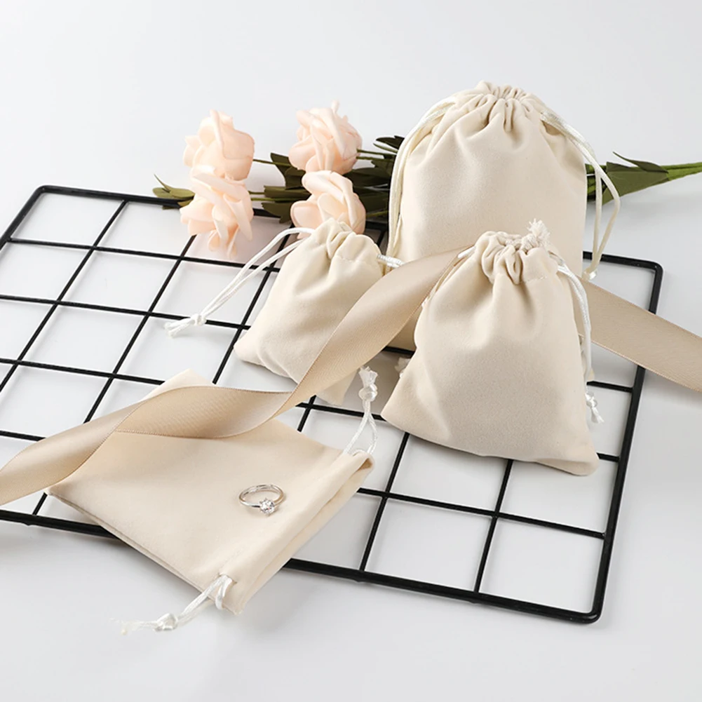 

Personalized Packaging Solid Color Velvet Pouch for Wedding Favor Gift Bags Candy Bag Jewelry Flannel Velvet Rope Drawstring Bag