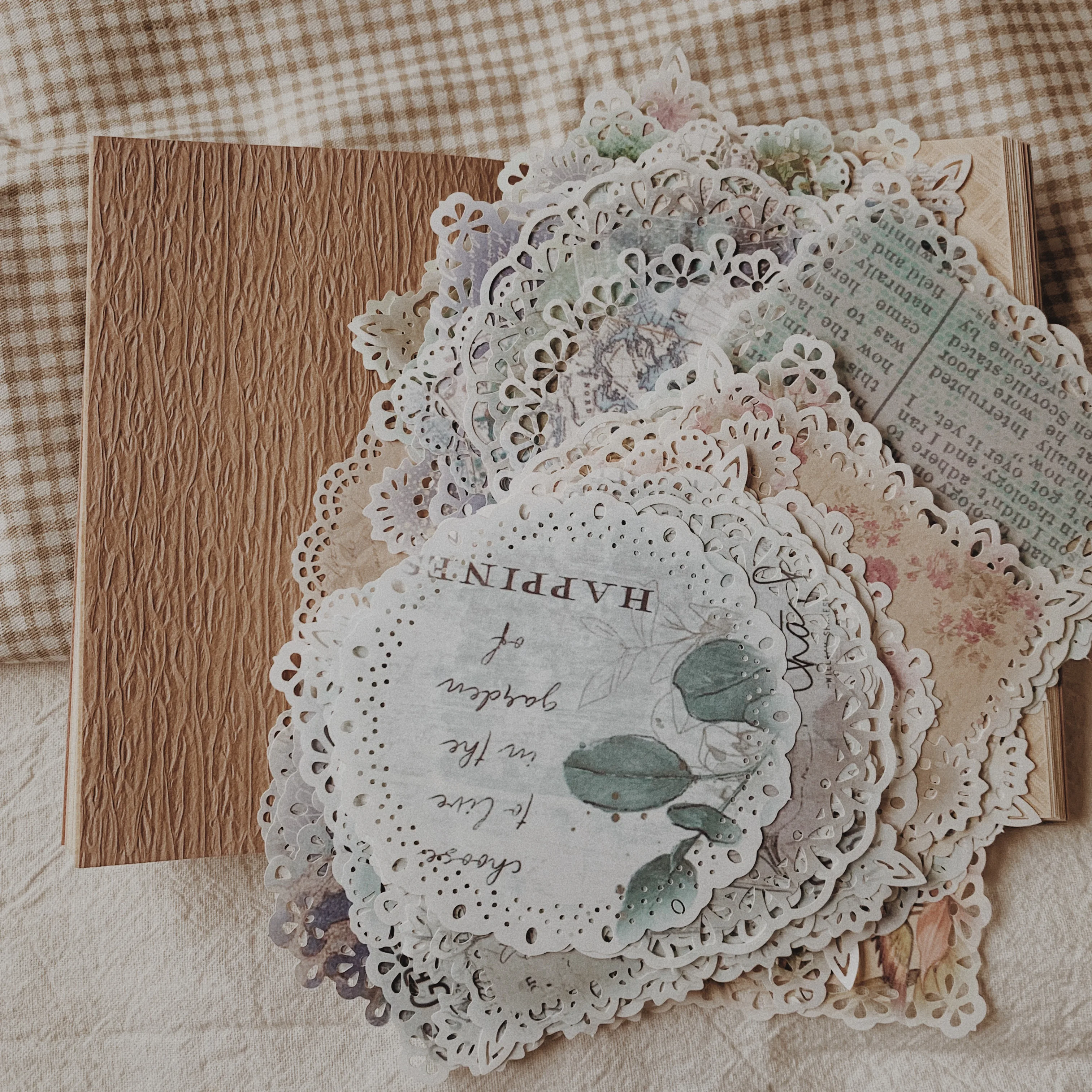 

96Pcs Vintage Lace Doily Paper Packs Scrapbooking Happy Planner DIY Crafts Paper Card Background Decoration Photo Albums Gift