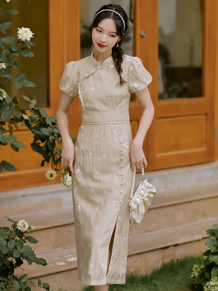 

Summer new women's dress Chinese retro style embroidery bubble sleeve slender qipao dress temperament slit long dress