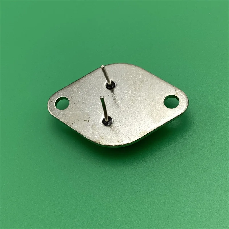 Transistor Tesla 2SD323 NPN Al Silicio - Originali Nuovi D323