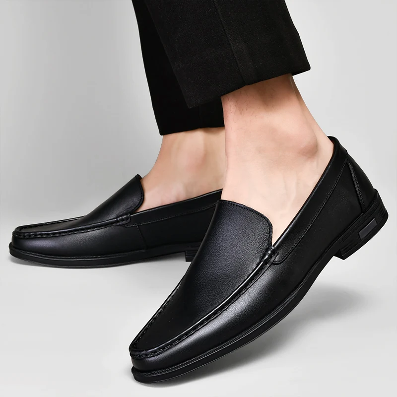 Men's comfortable walking shoes made of genuine leather, one foot loafers, new trendy designer, Mo hot selling driving shoes
