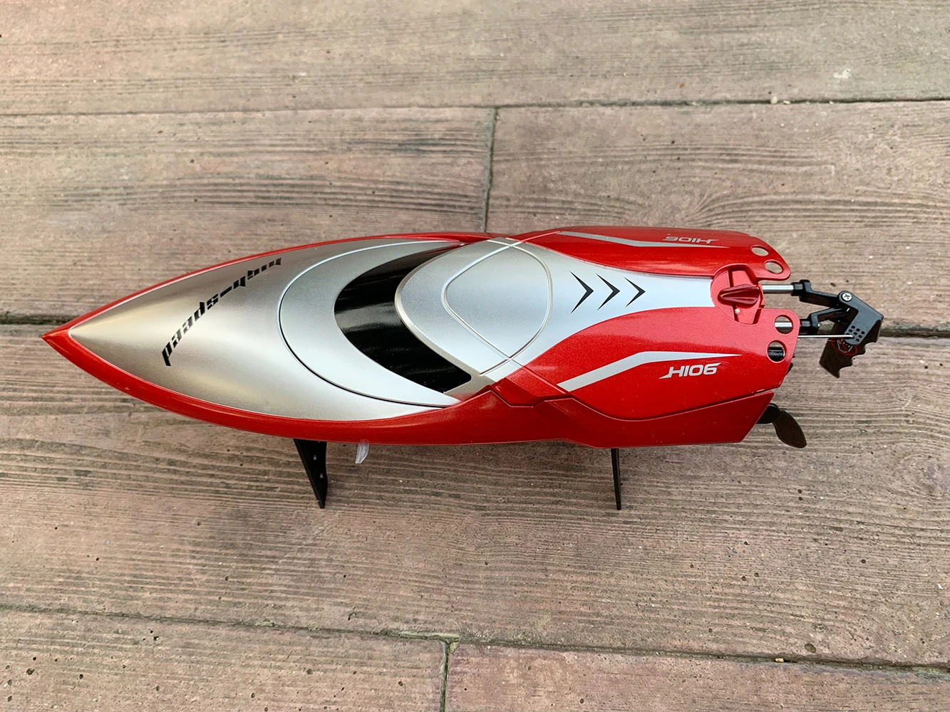 TKKJ Remote Control Racing Boat Speed Fast 30km/h 2.4G 4CH H106  for Hobbies Kids Adults on Lake Pool Seas 2