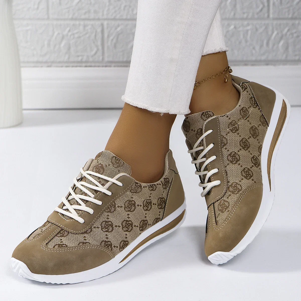 Spring and Summer Women Designer Mouth Breathable Cross Strap Sneakers Flat Comfortable Casual Walking sneakers Zapatos De Mujer 2