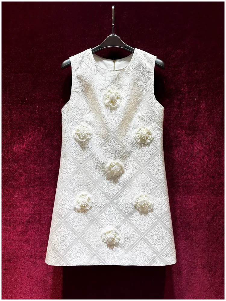 

European and American women's clothes 2024 spring new three-dimensional nail bead petals Sleeveless white jacquard Fashion dress