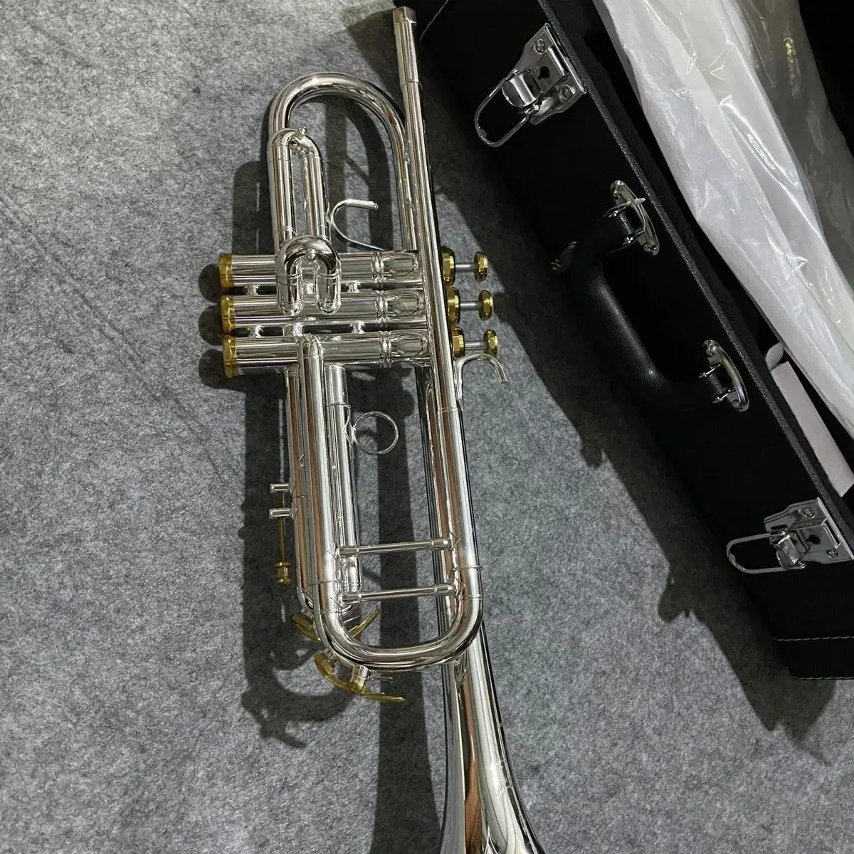 Trumpet YTR-8335GS Silver Gold Key with Case-Professional Performance Trumpet