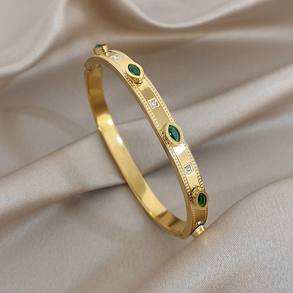 bracelete com pedras