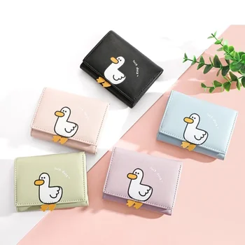 Portafoglio da donna con design creativo di anatra portafortuna in pelle PU Porta carte di credito Portafogli pieghevoli corti Kawaii Portafogli da donna con clip per contanti