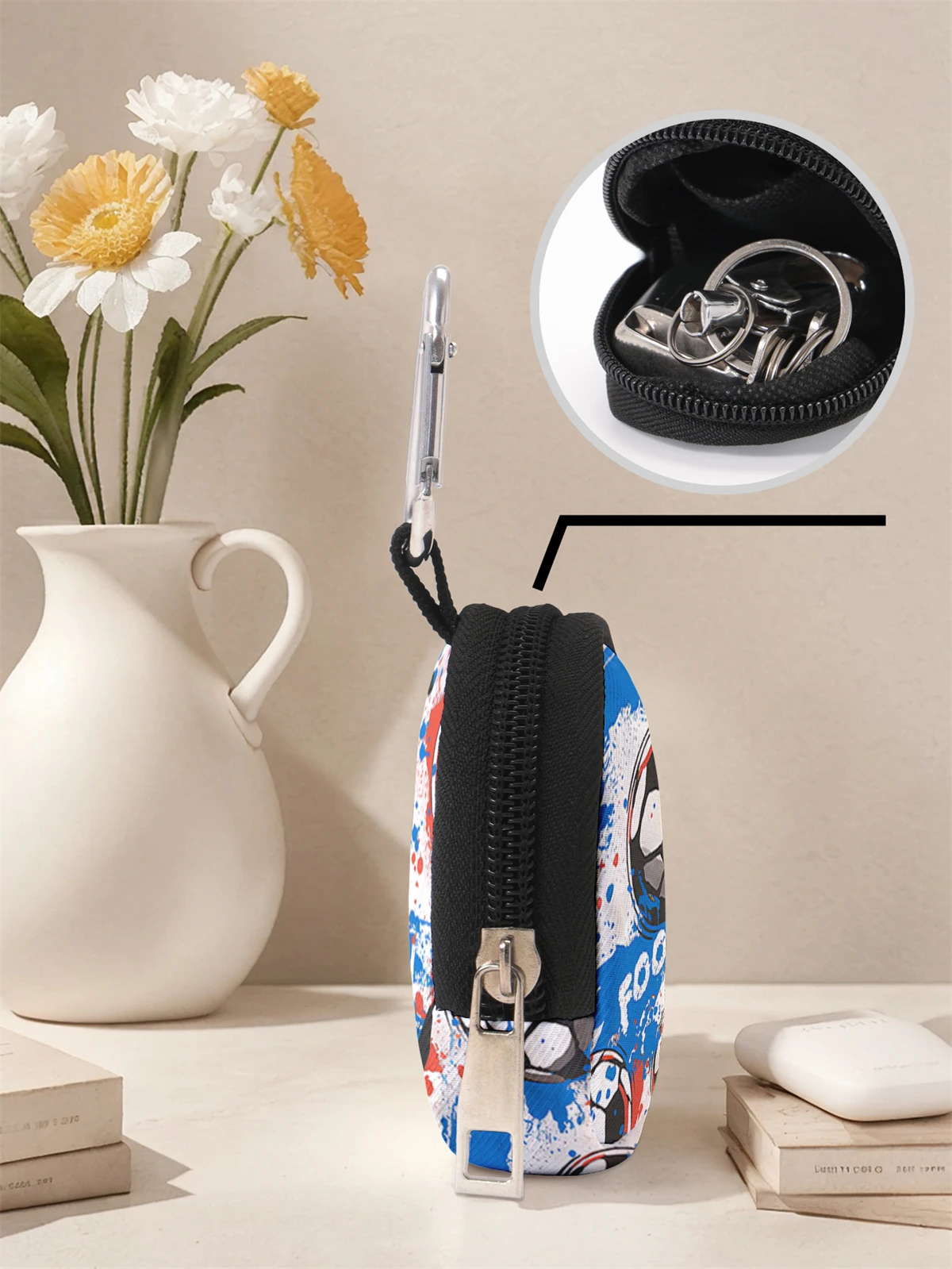 Football pattern printed mini wallet, lightweight zipper change bag with hook clip, headphone key bag, suitable for men and wome