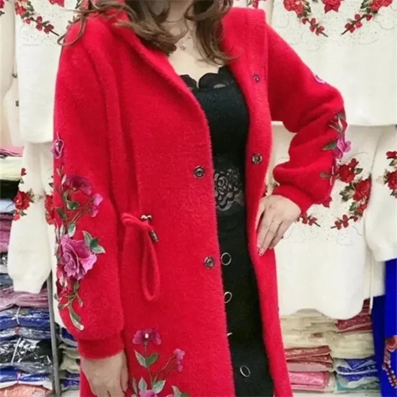 패션 어머니 모피 자켓 봄 6XL 2023 가을 겨울 새로운 모조 밍크 벨벳 코트 여성 후드 수 놓은 양모 두꺼운 코트