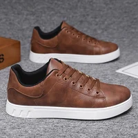 1 paire de chaussures de skate minimalistes, deux couleurs disponibles, polyvalentes et confortables, à lacets grande taille, semelle souple et légère, toutes tailles 5