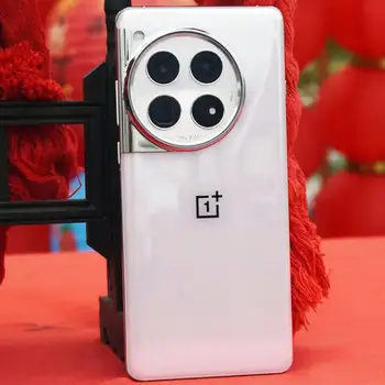 OnePlus 12 Smart Phone Snapdragon 8 Gen 3 6.82 Inch AMOLED 64MP Camera 120HZ refresh rate 5400mAh used phone