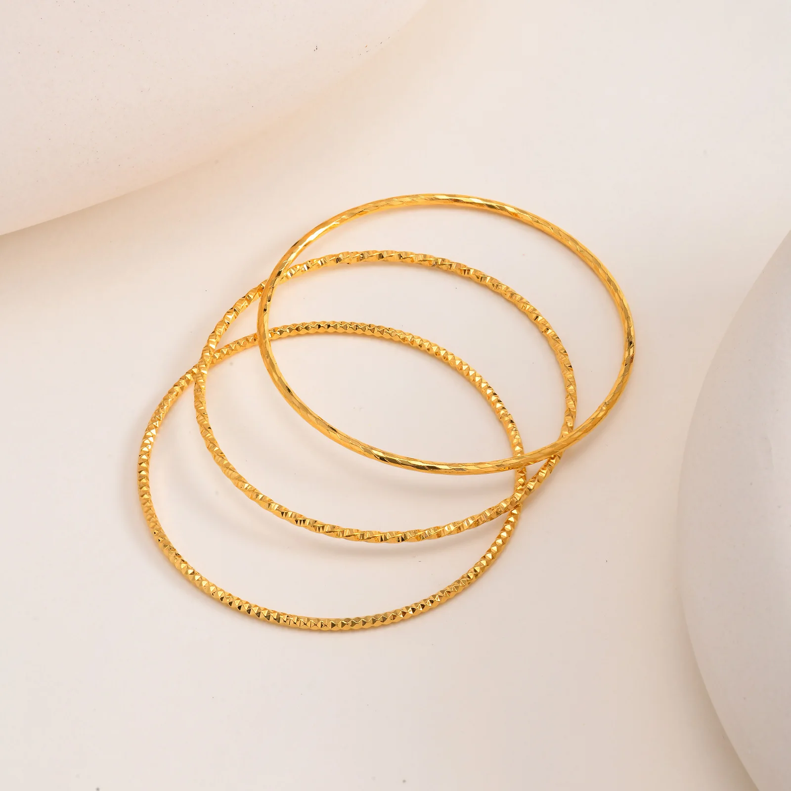 Elegant 18k Gold Plated Glossy Thin Bangle Bracelet