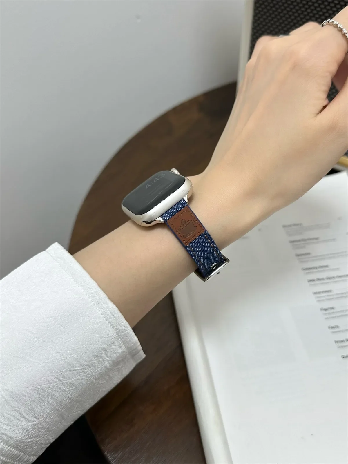 Bracelet de montre pour iWatch 42/44/45/46/49 mm 38/40/41 mm Bracelet de montre tendance en cuir PU pour montres de la série Ultra2 Série 10/9/8/7/6/5/4/3/2/1_voghion.com