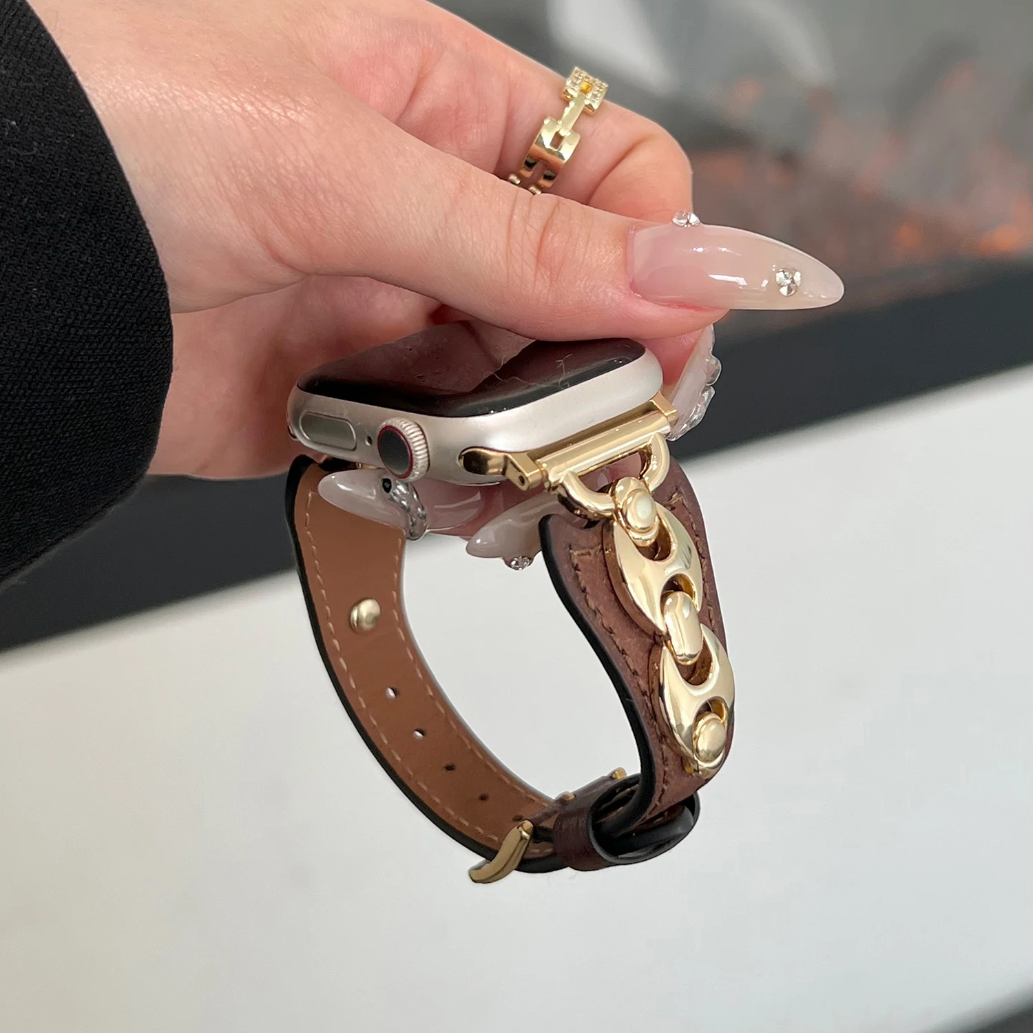 Premium Leather Watch Strap - Elegant and Fashionable Accessory