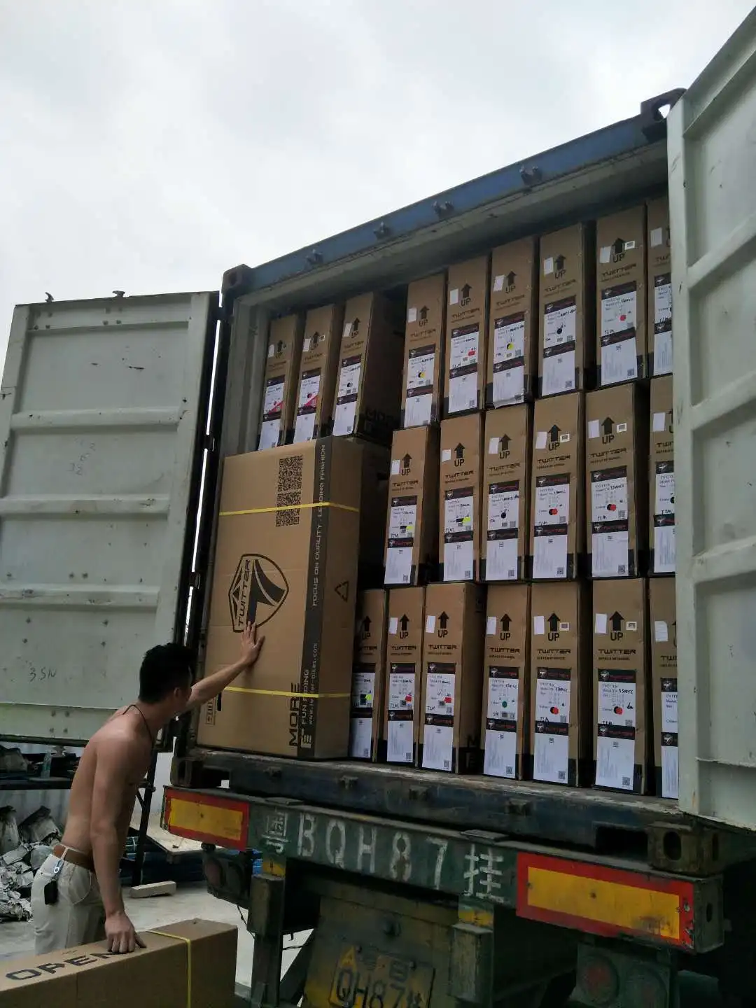 Bicicleta híbrida 700C con frenos de disco hidráulicos DEORE 12 Kit de transmisión Neumáticos máximos Bicicleta todoterreno de grava 38C