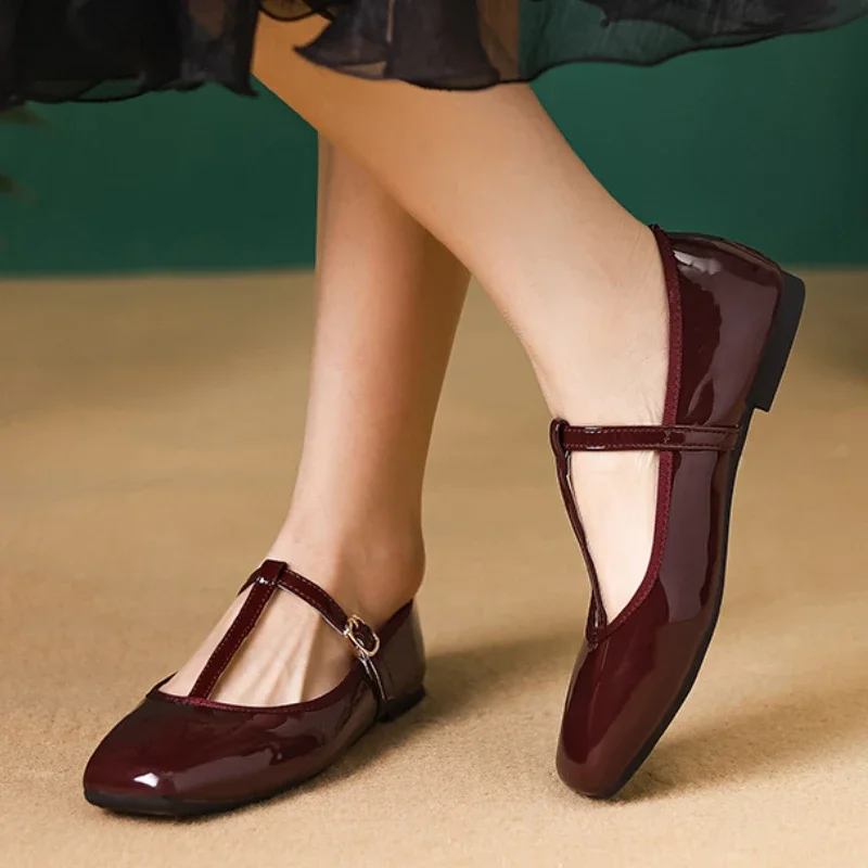 Patent Leather T-strap Mary Janes Shoes Women Shiny Glossy Vintage Flats Loafers Female Square Toe Soft Elegant Black Shoes 2