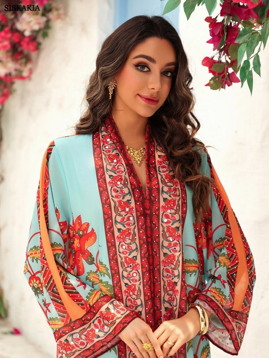 جلابية تراثية بنقوش زهرية