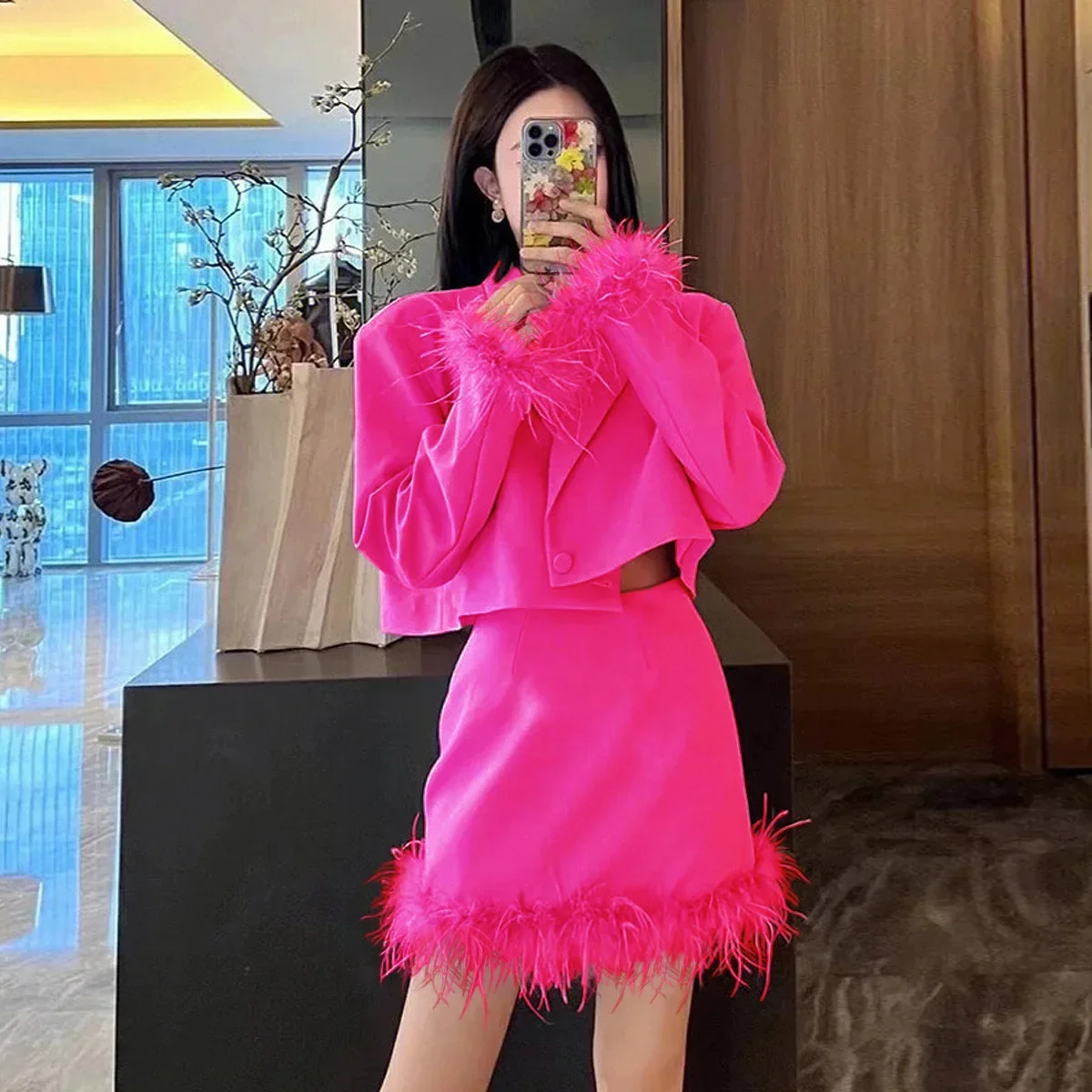 

DEIVE TEGER 2024 Spring/Summer New Fashion Long sleeved Ostrich Hair Suit Short Skirt Set, Women's Elegant Skirt Set, Two Pieces