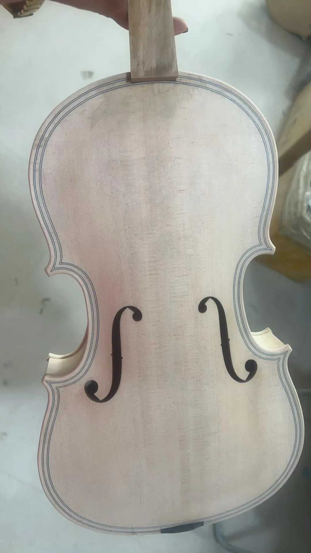 Master 15.5-inch viola flame maple back spruce top hand carved exquisite pattern, white embryo in stock with bow and piano box.