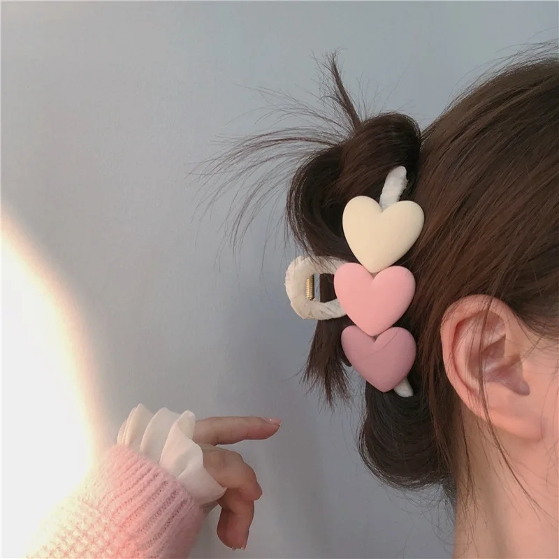 AWAYTR New Korea Heart Shape Acrylic Hair Claws Crab Large Pearl Claw Clips for Woman Girls Bath Barrette Lady Fashion Headdress_voghion.com