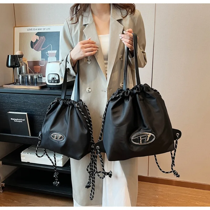 

Popular Shoulder Bag High-end Feeling Crossbody Oxford Cloth Shoulder Bag Backpack Niche Unique Small Drawstring Bucket Bag