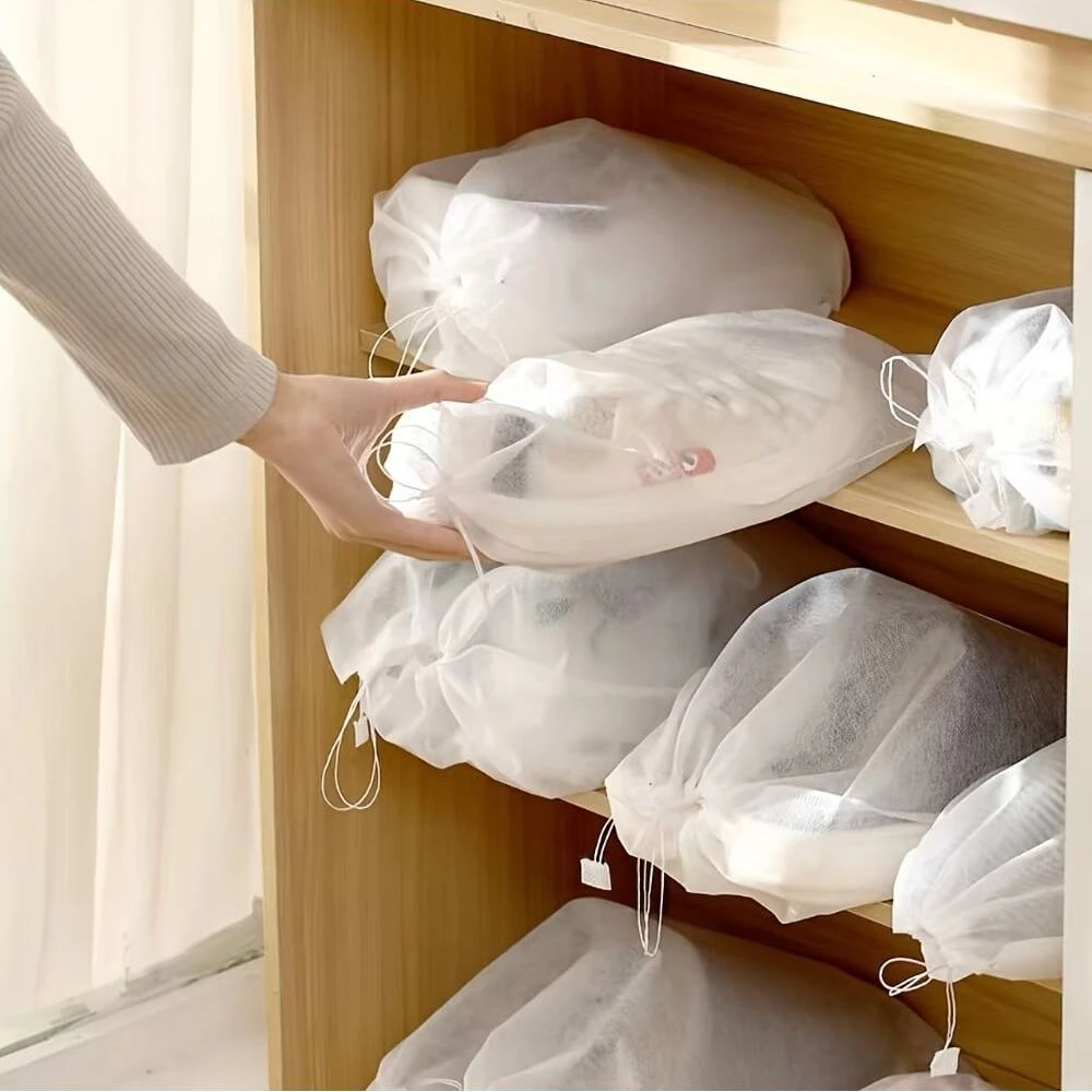 Portable Shoe Dust Covers Non-Woven Fabric Drawstring Travel Storage Bag Clear Dustproof Pouch For Drying Shoes Shoes Protector Shoe Covers Shoe Storage Bag Rain Shoe Covers Silicone Shoe Covers Disposable Shoe Covers Plastic Shoe Cover