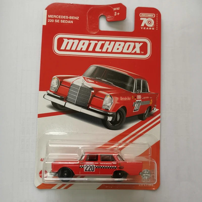 

2023 Matchbox Target Limiter MERCEDES-BENZ 220 SE SEDAN 1/64 Die-cast Model Car Toy Vehicles