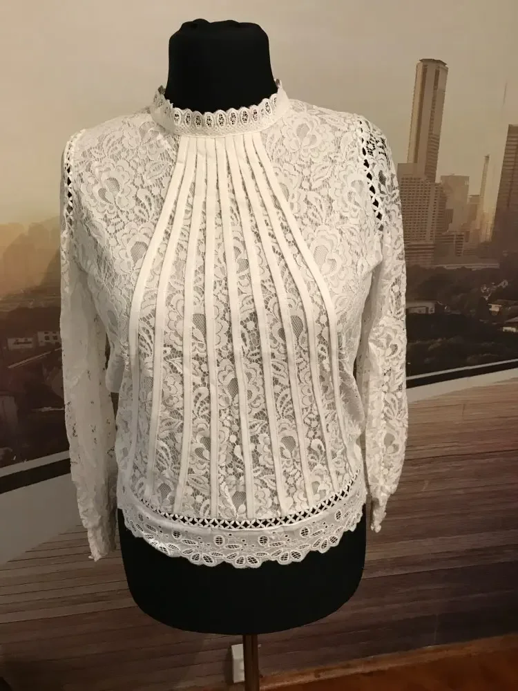 Stylish Ladies Blouse with Full Sleeves