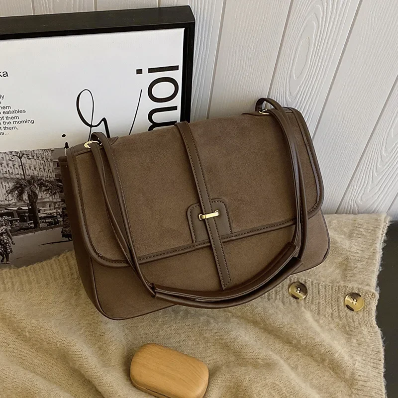 

Сумка-тоут женская матовая в стиле ретро с текстурой, 2023