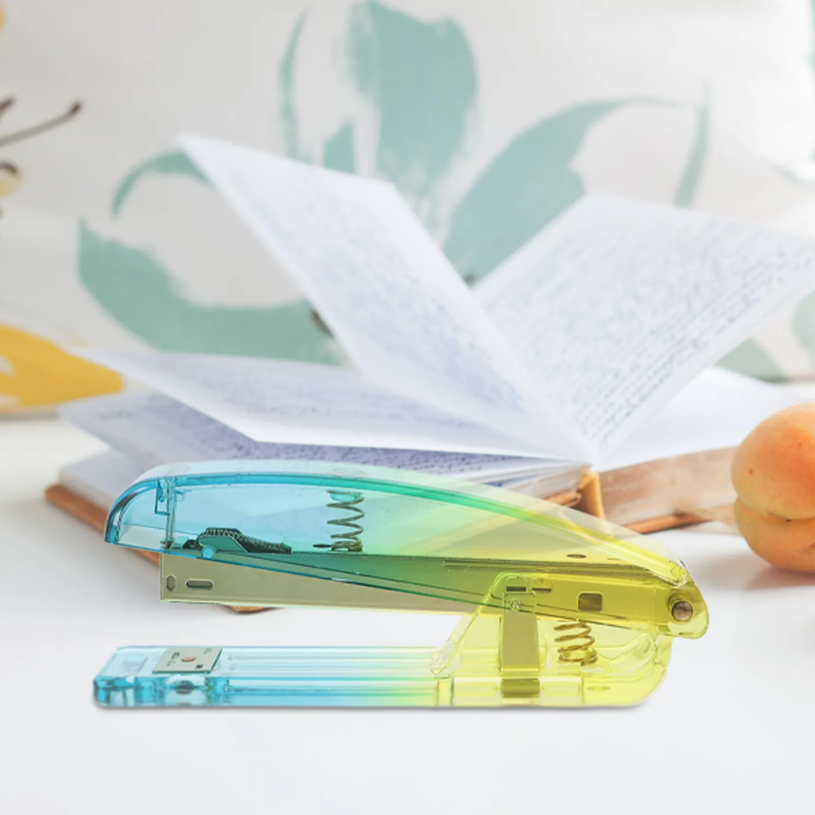 데스크탑 스테이플러 블루 옐로우 그라데이션 아크릴 스타일리쉬 휴대용 핸드 스테이플러 사무용 종이 바인딩 미적 감각의 문구류