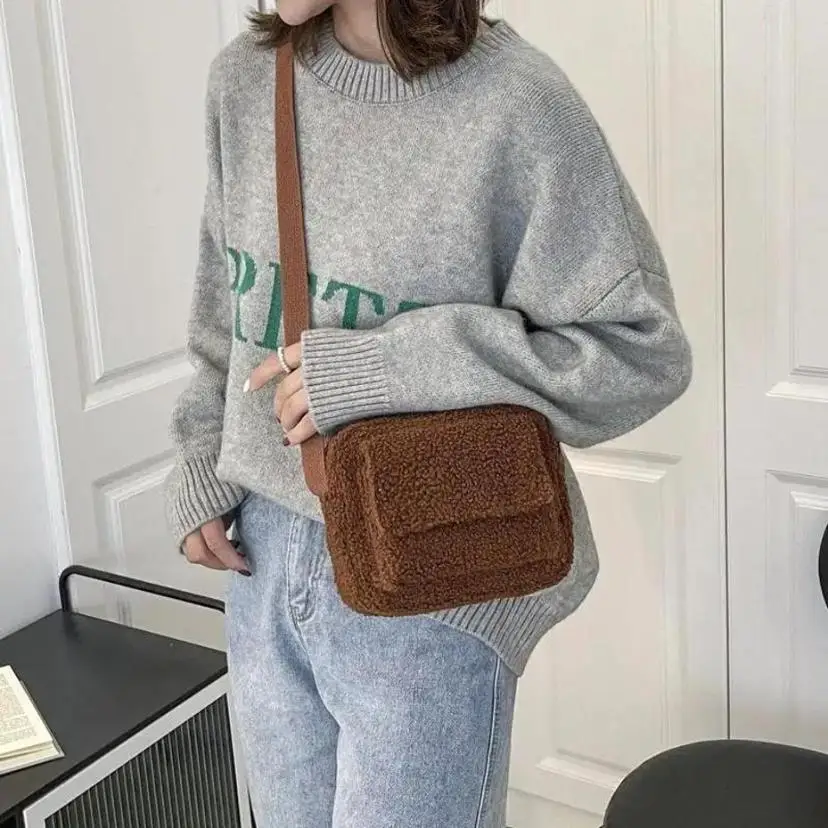 1 Pcs Solid Color Furry One Shoulder Underarm Small Square Bag Popular New Style Trendy And Stylish Wool Plush Women's Bag