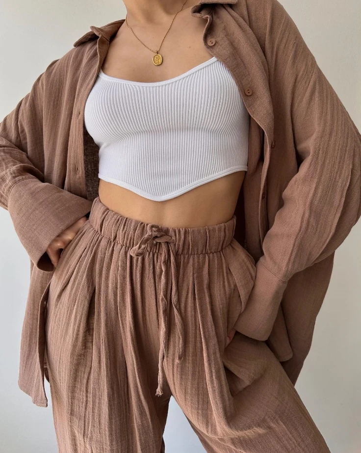 Рисунок 4 - Женский брючный костюм 2023