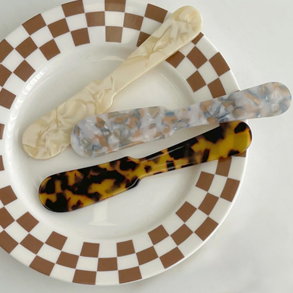 

Butter Knife Cheese Cutter With Hole Cheese Grater Acrylic Kitchen Accessories Cream Bread Jam Tools Kitchen Gadget Tableware