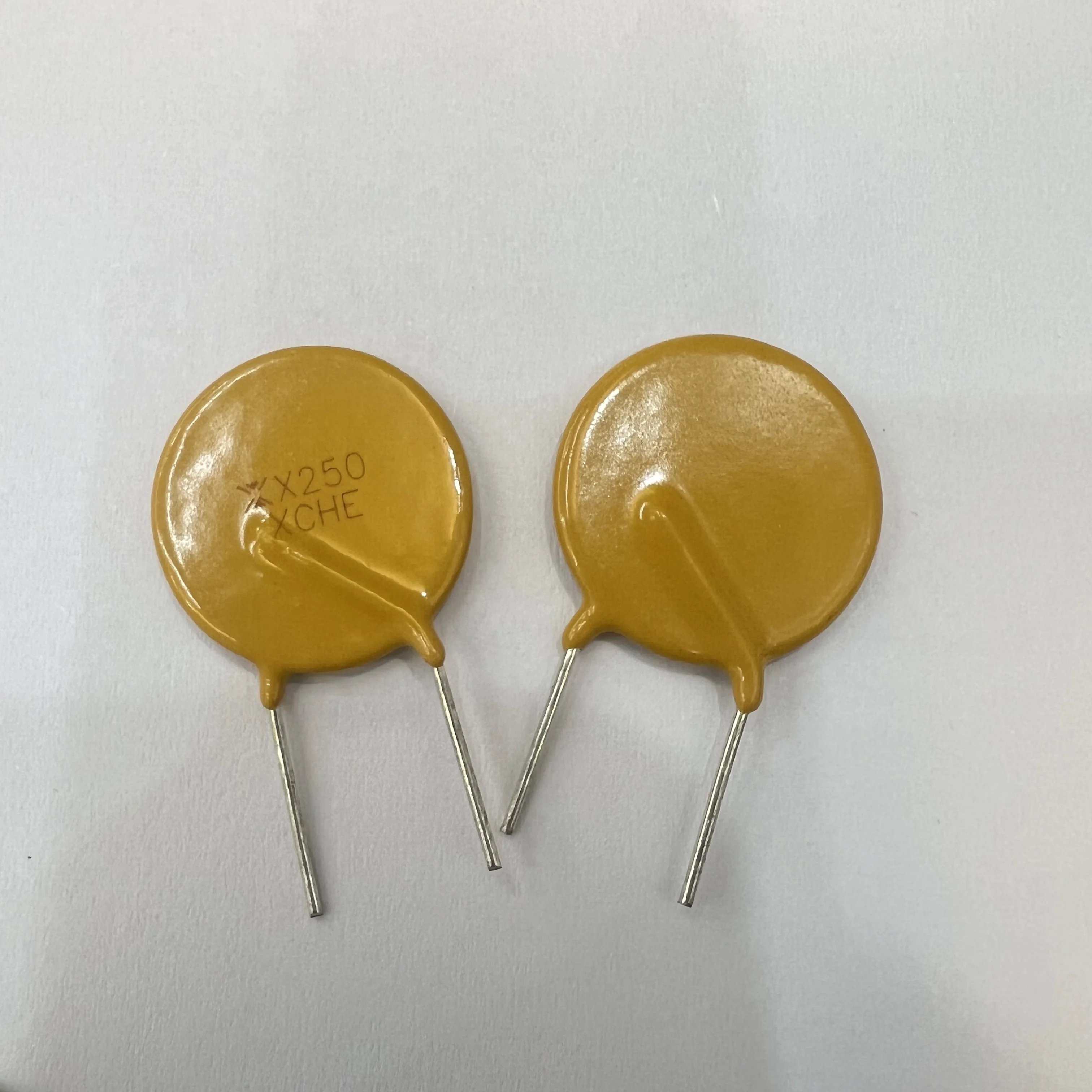 Polymeric PTC Resettable Fuse 72V 2.5 A Ih Through Hole Radial, Disc RXEF250