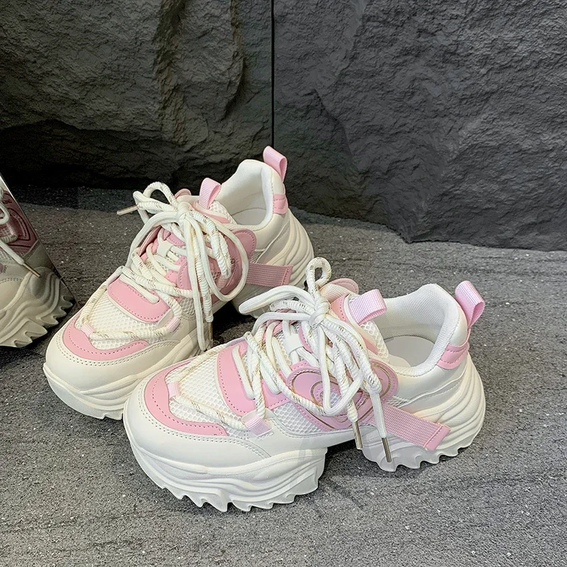 

Женские кроссовки без шнуровки, на плоской подошве