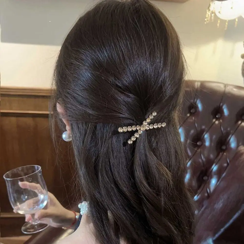 

Rhinestone Hair Clips for Girls Women Fashion Sweet Cute Girl X-shaped Hairpin Hair Accessories