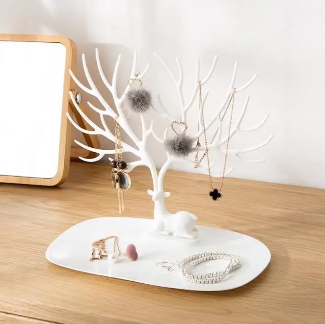 Simple White Deer