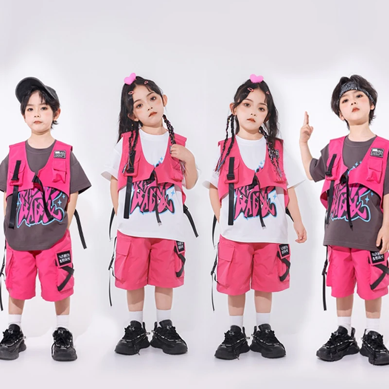 

Новинка 2024, розово-красный жилет, свободные шорты, одежда в стиле K-POP для девочек, костюмы для джазовых и современных танцев, одежда для мальчиков в стиле хип-хоп для танцев и сцены DQS16228