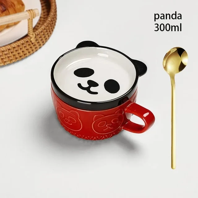 كوب قهوة بغطاء قطة طبق فطور