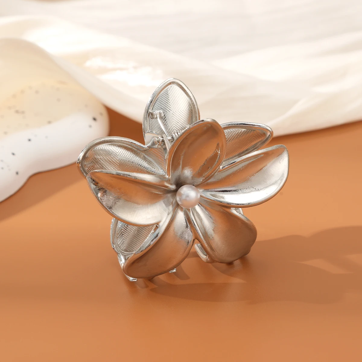 Simple Design Shark Clip Hair Claw, Super Shiny Fashion Flower Hair Clip Crab,Women Party Ponytail Hair Pin Claw Headwear