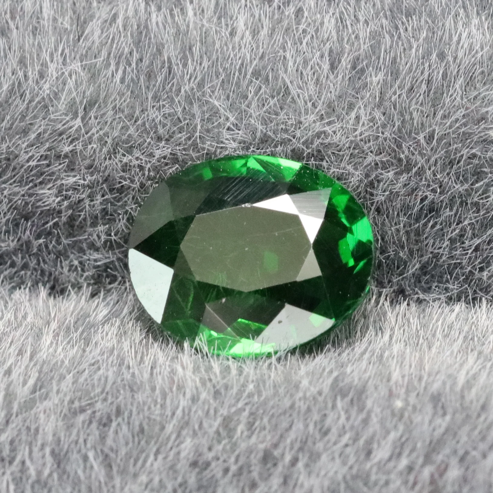 

Драгоценный камень 1.3ct Tsavorite гранат Oval8.15X6.80X2.92mm Частный заказ Кольцо Кулон Серьги основной Камень Натуральный Необработанный