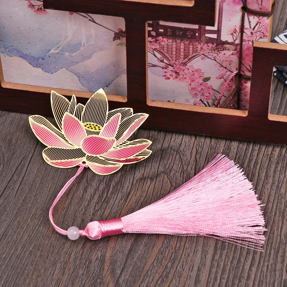 Metal Bookmark Chinese Style Vintage Creative Lotus Flower Rose Leaf Vein Hollow Pendant Apricot Leaf Bookmark Gifts 1 Pcs metal bookmark