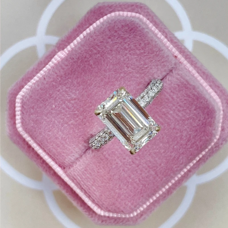 

RandH 4.0CT Emerald Cut Half Pave D Color VVS1 Moissanite Luxuery Rings For Women 18K White Gold Engagement Fine Jewelry Rings