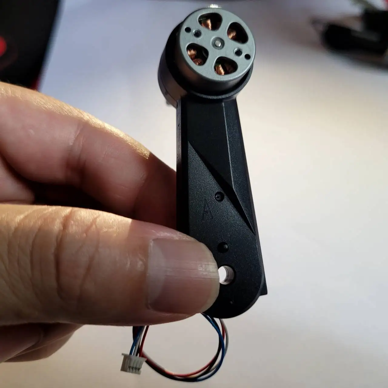 

Новая версия LS38 LS-38 GPS Дрон складной Квадрокоптер оригинальная рукоятка двигателя A / B рычаг с двигателем DIY аксессуары